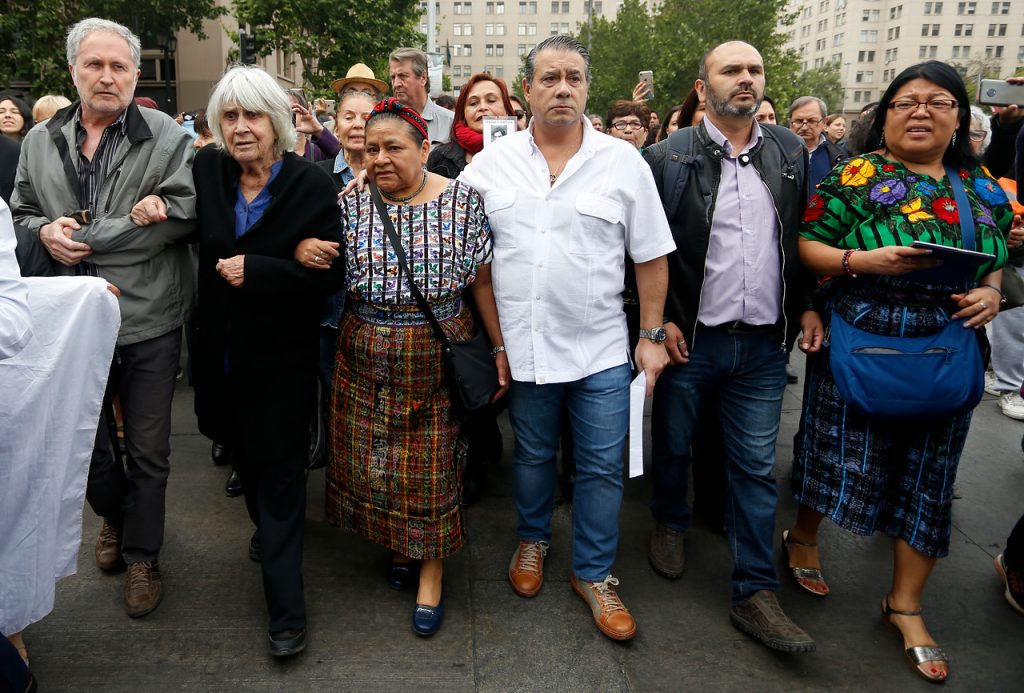 Rigoberta Menchú: “Si no se hacen reformas profundas, la crisis chilena va a tardar un par de décadas”