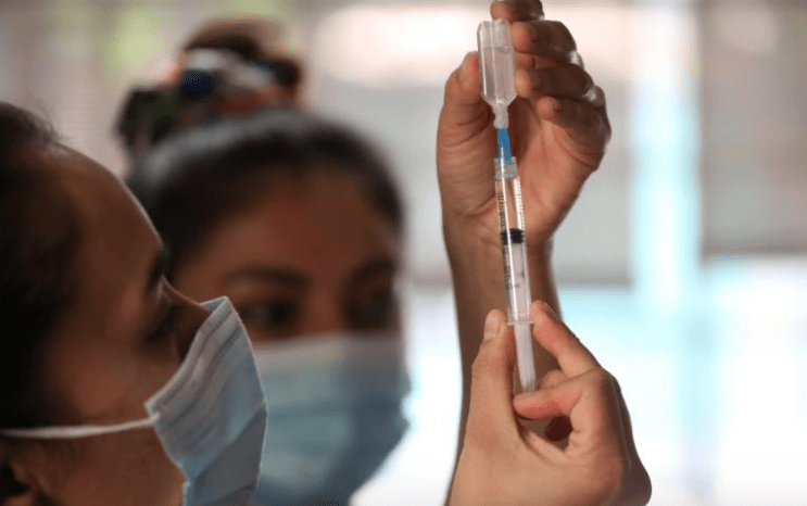 La pandemia de COVID-19 causa un importante retroceso en la vacunación infantil, según nuevos datos de la OMS y UNICEF