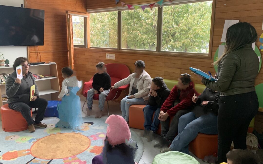 Viaje Literario en Coyhaique: PAC Amanda Labarca visita la Biblioteca Regional de Aysén