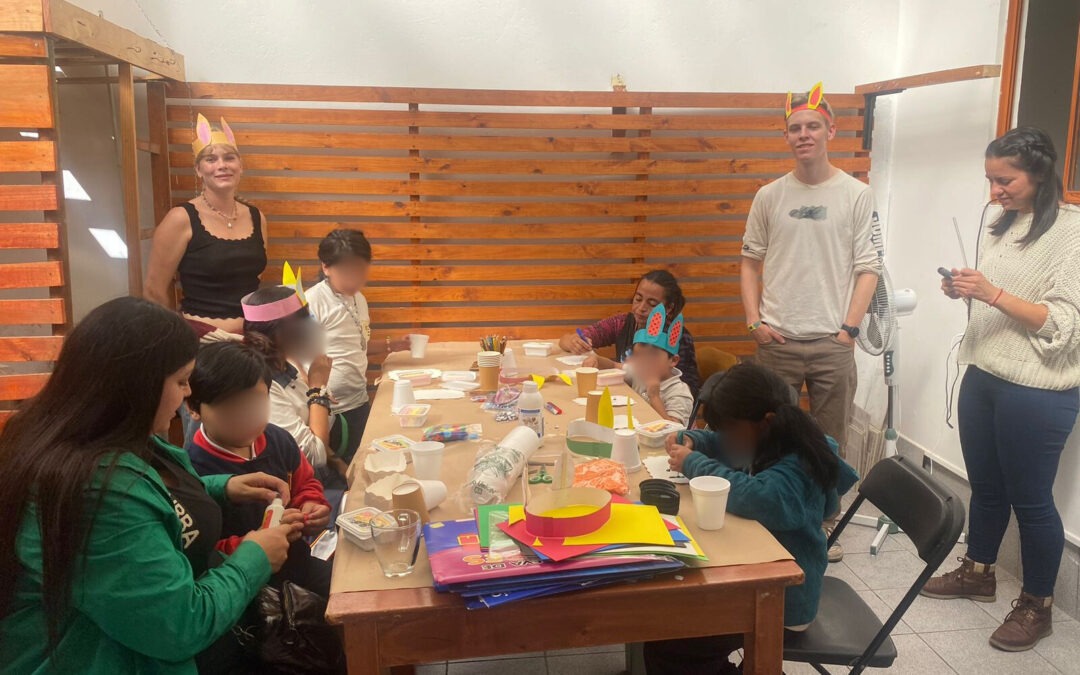 Taller de Reciclaje Artístico: Fomentando la Conciencia Ambiental en PIE Manuel Guerrero