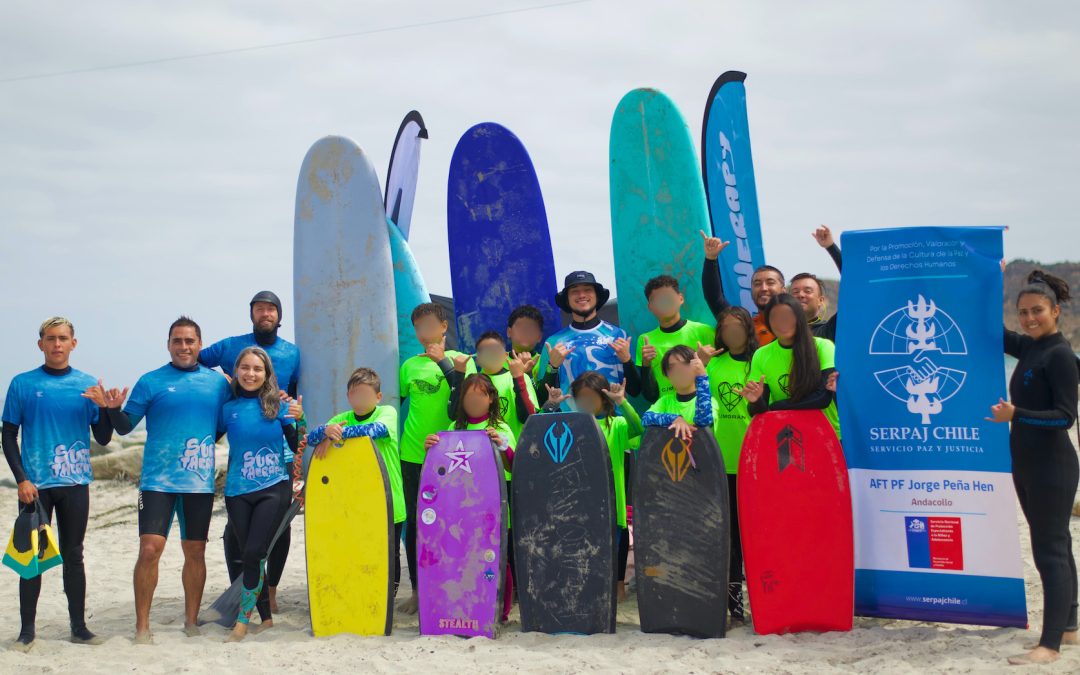 Conectando con el mar: NNA de AFT PF Jorge Peña Hen disfrutaron de jornada de surf