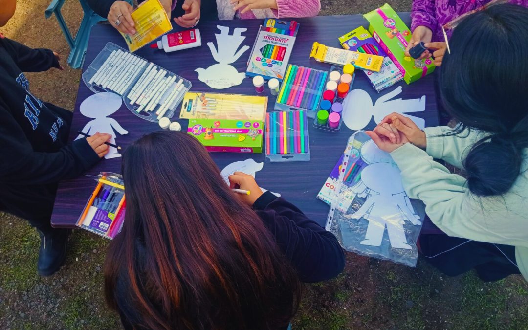 Niños, niñas y familias participaron en el taller “Mi voz, Mis derechos” en AFT-PF Roberto Garretón